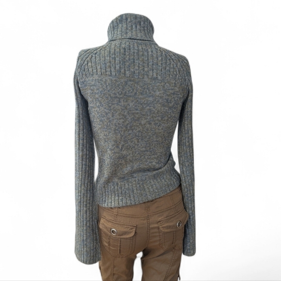 Cozy Y2K Turtleneck Sweater medium - Picture 2 of 7